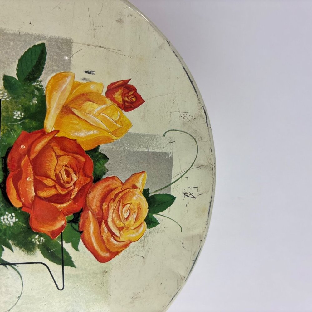 Vintage 50s Metal Tin Round Floral Cart Of Roses Decorative Storage Container - Picture 7 of 14